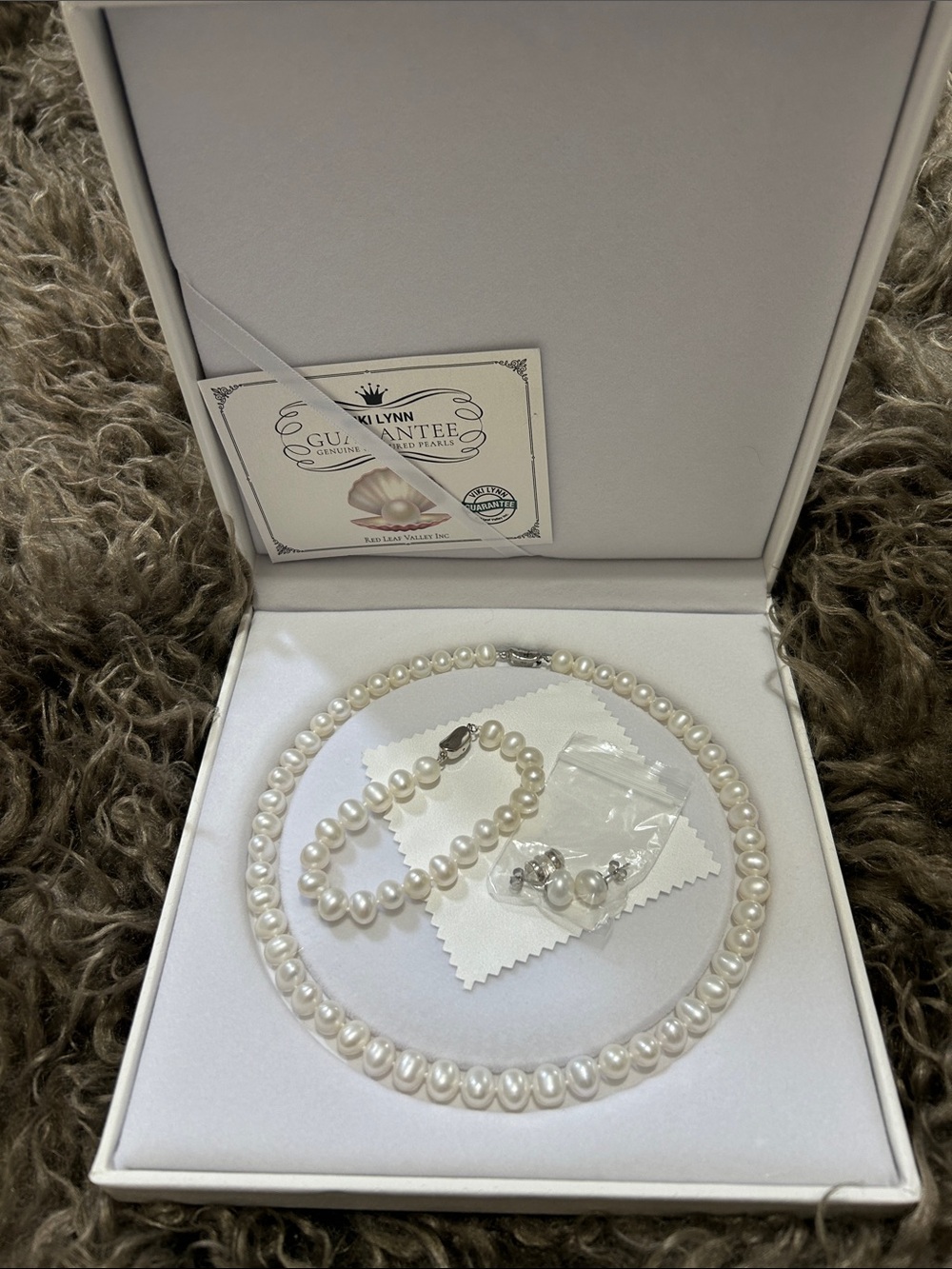 White Pearl Necklace, Bracelet & Earring Set